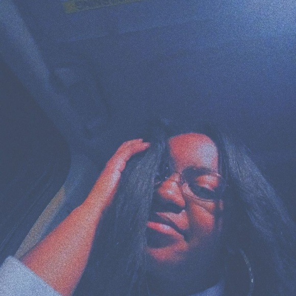 Meet your Posher, Christiana - Picture 1 of 2